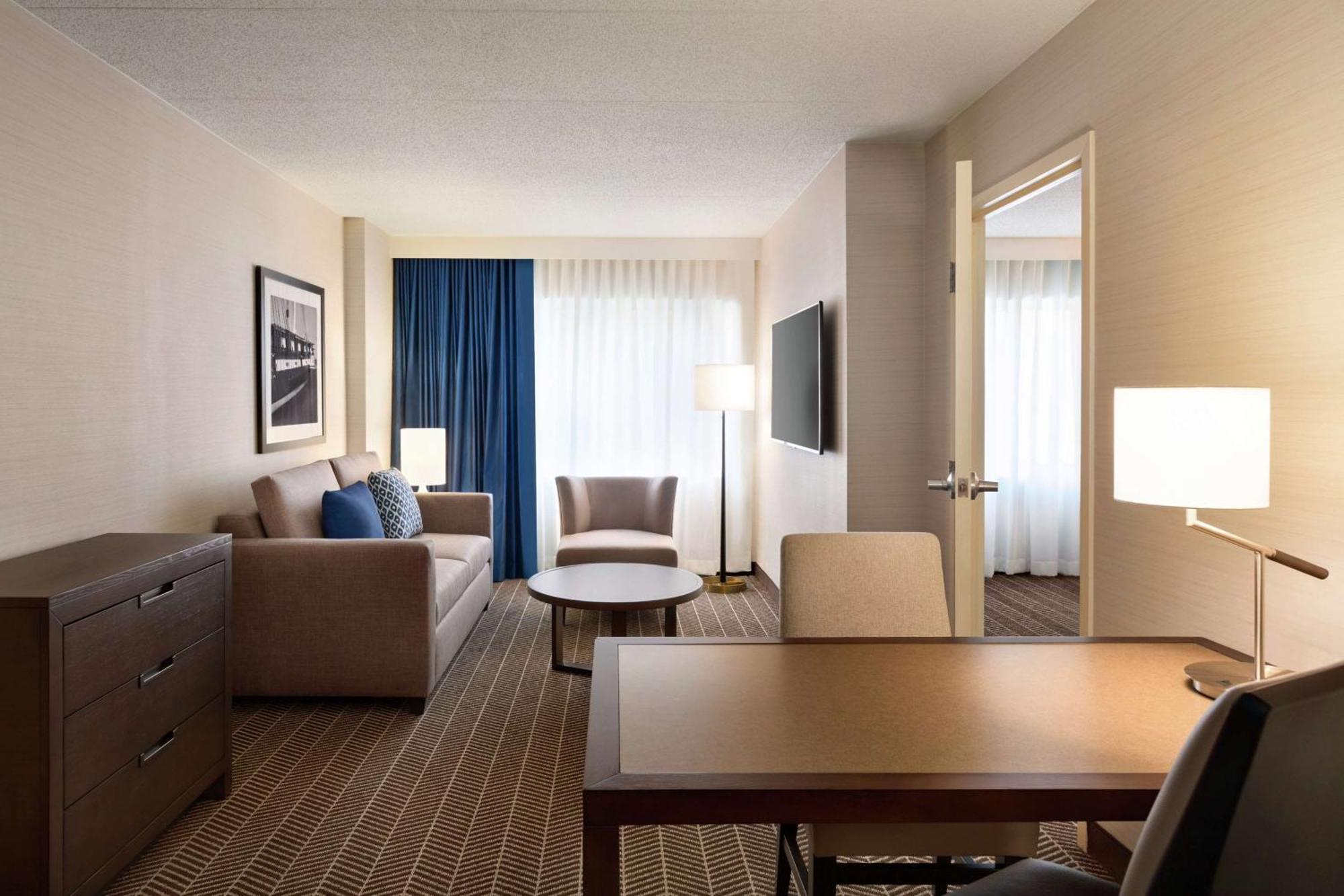 Embassy At Logan Airport 3*
